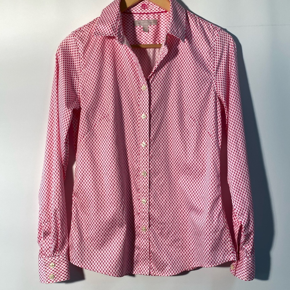 Banana Republic - women’s Non iron blouse. Size 6